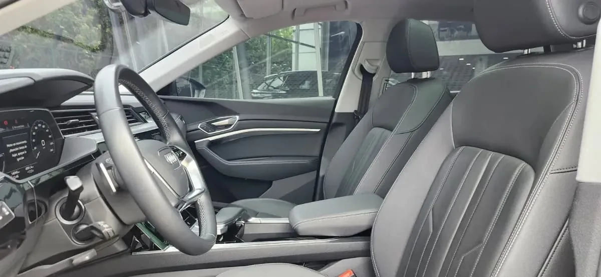 SUV Audi E-Tron Sportback 2023 in Miami — photo 9