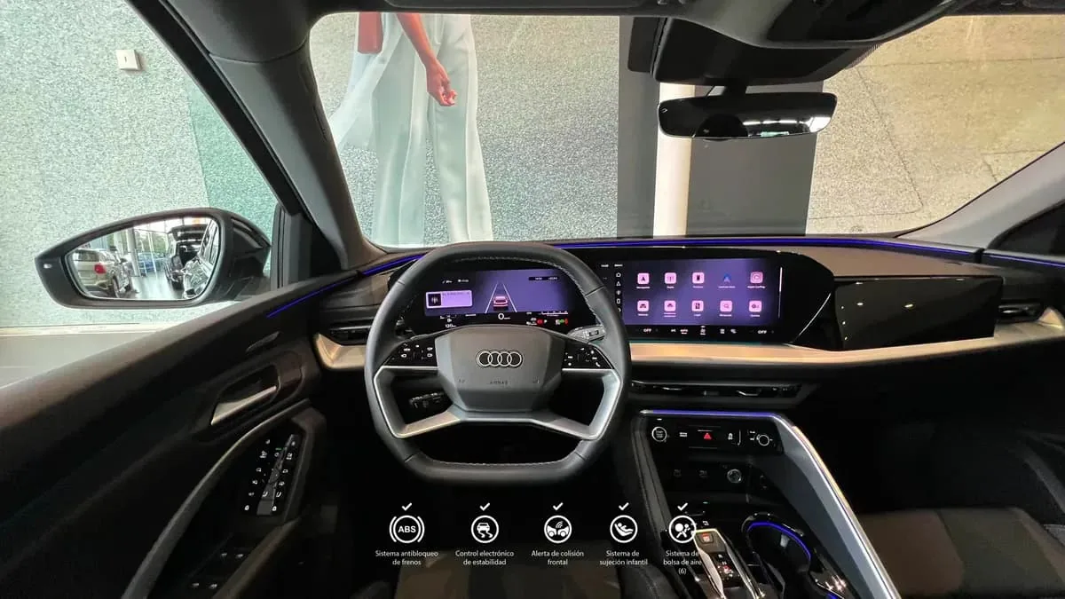 SUV Audi Q5 S Line 2026 in San Antonio — photo 3