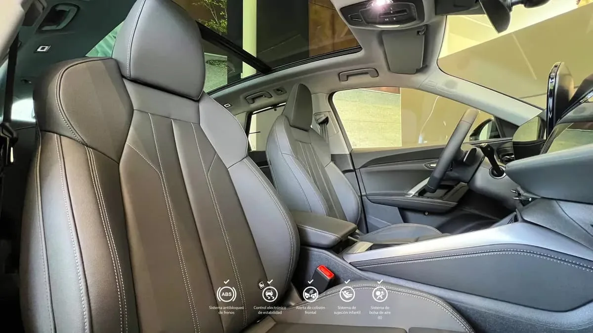 SUV Audi Q5 S Line 2026 in San Antonio — photo 4