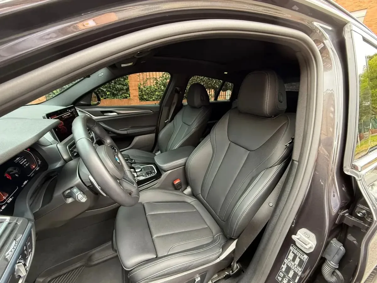 SUV BMW X4 Xdrive 30i 2025 in Los Angeles — photo 7