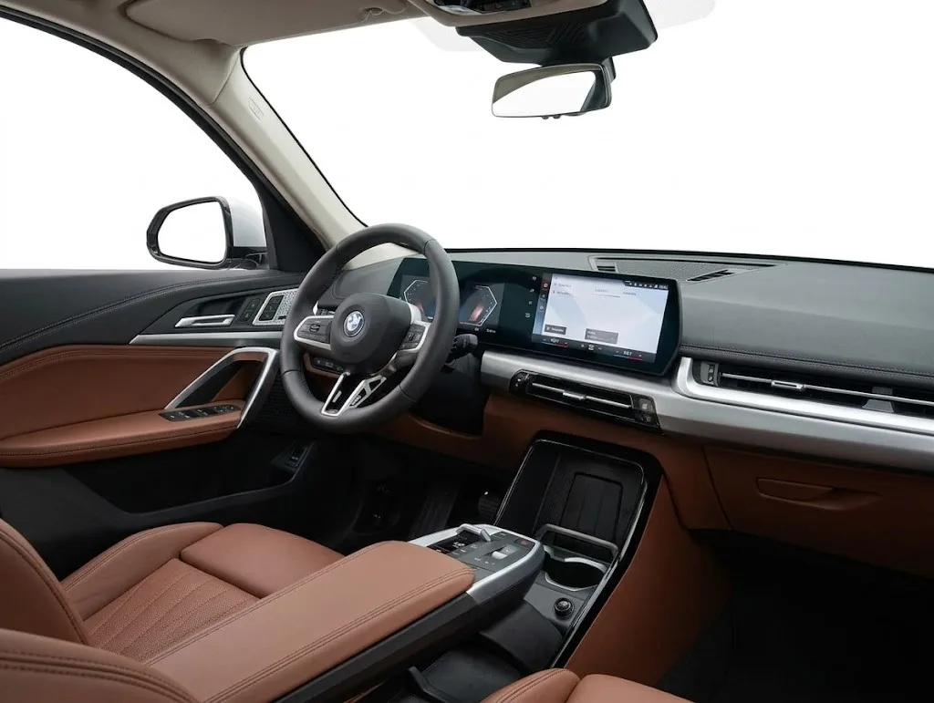 SUV BMW X1 eDrive 2026 in Los Angeles — photo 8