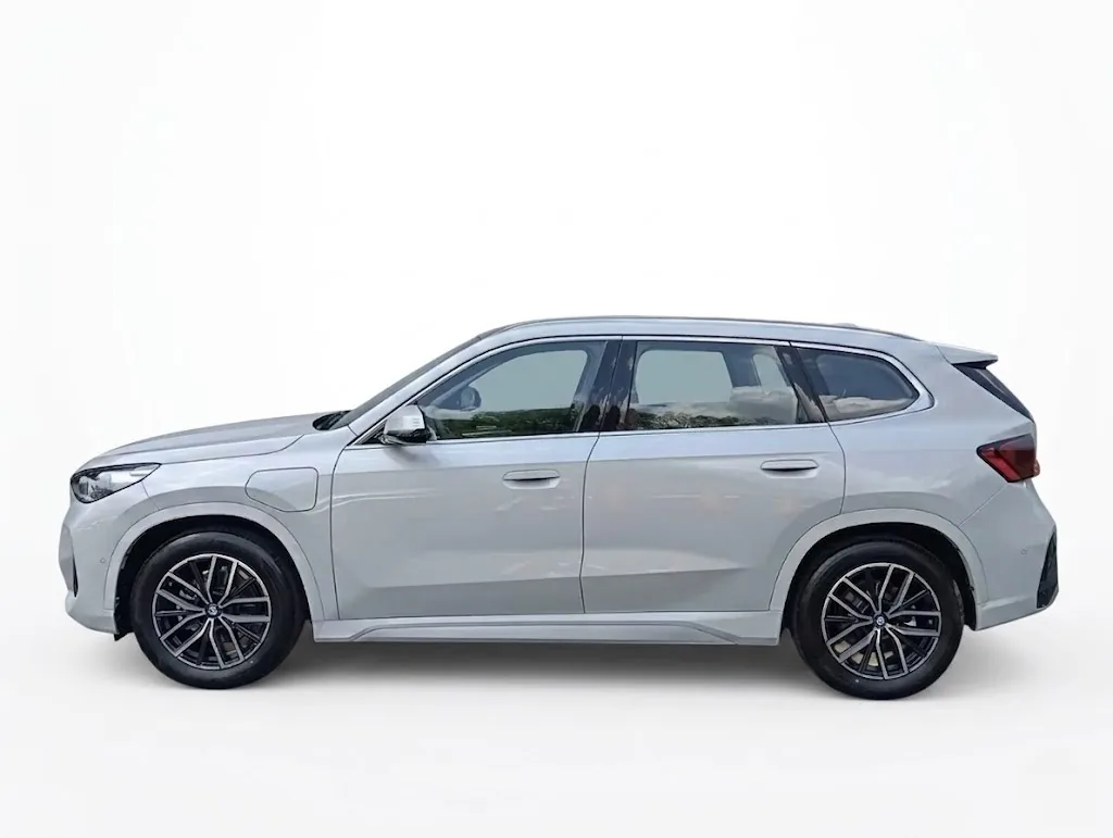 SUV BMW X1 eDrive 2026 in Los Angeles — photo 3