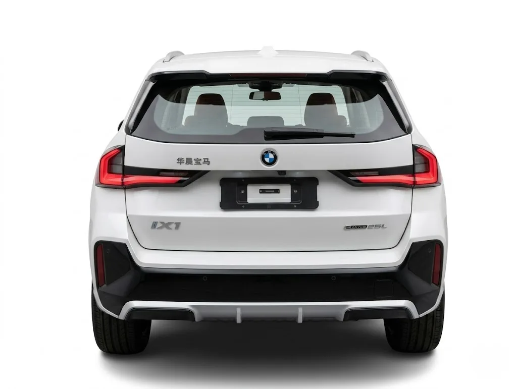 SUV BMW X1 eDrive 2026 in Los Angeles — photo 6