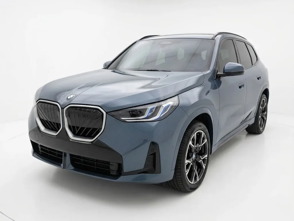 SUV BMW X3 Xdrive 2025 in Los Angeles