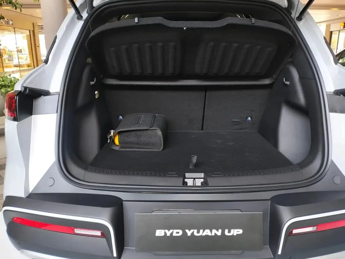 SUV BYD Yuan Up 2026 in Kansas City — photo 6