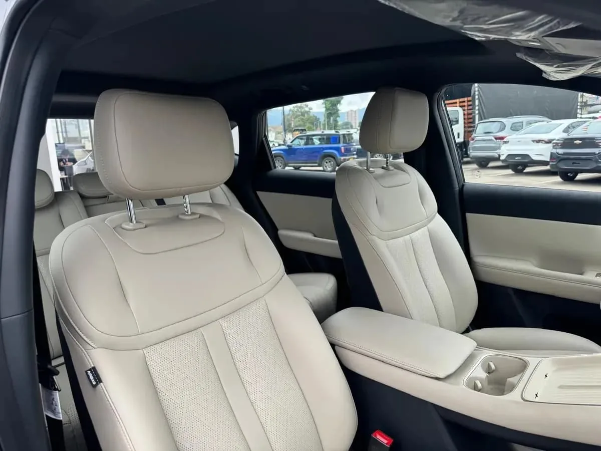 SUV Chevrolet Captiva EV Premier 2026 in Phoenix — photo 7