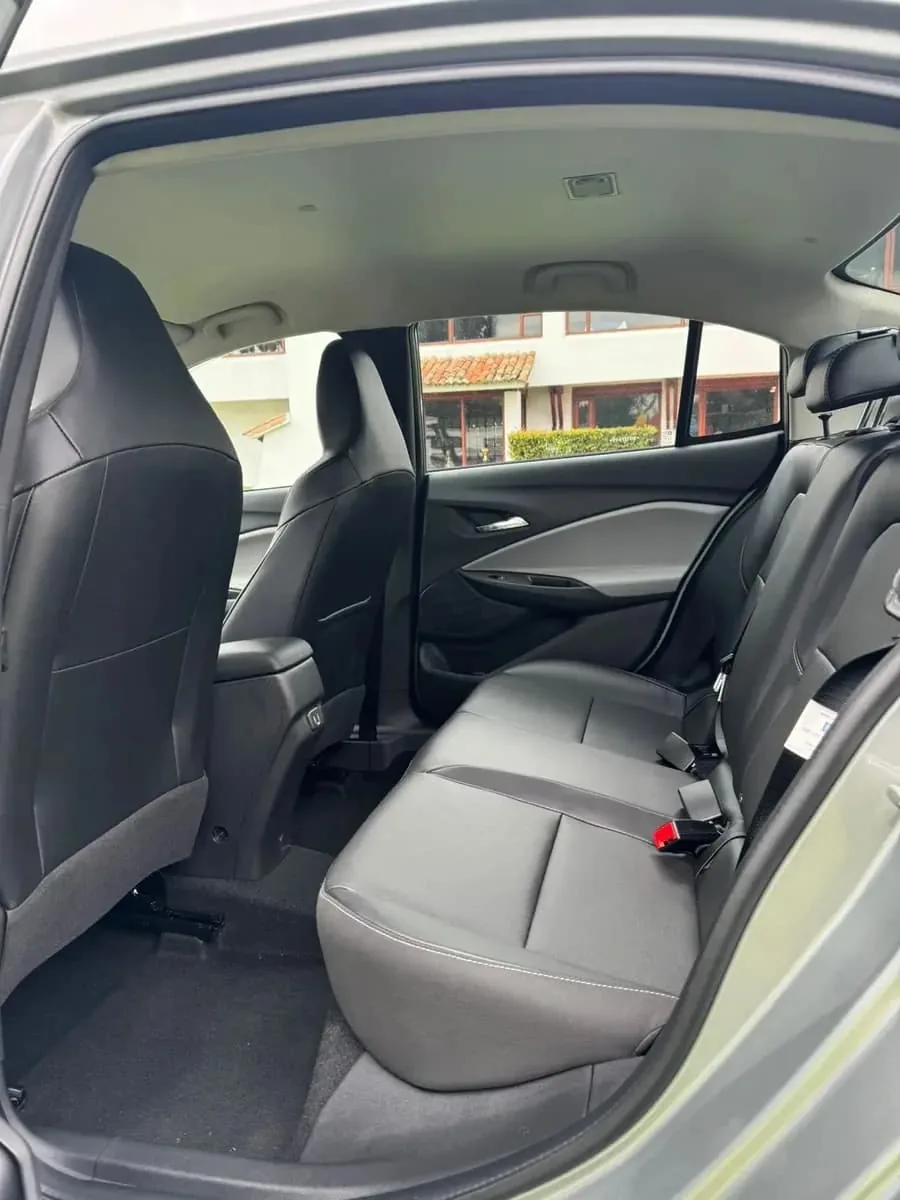 Sedan Chevrolet Onix Premier 2025 in Phoenix — photo 5
