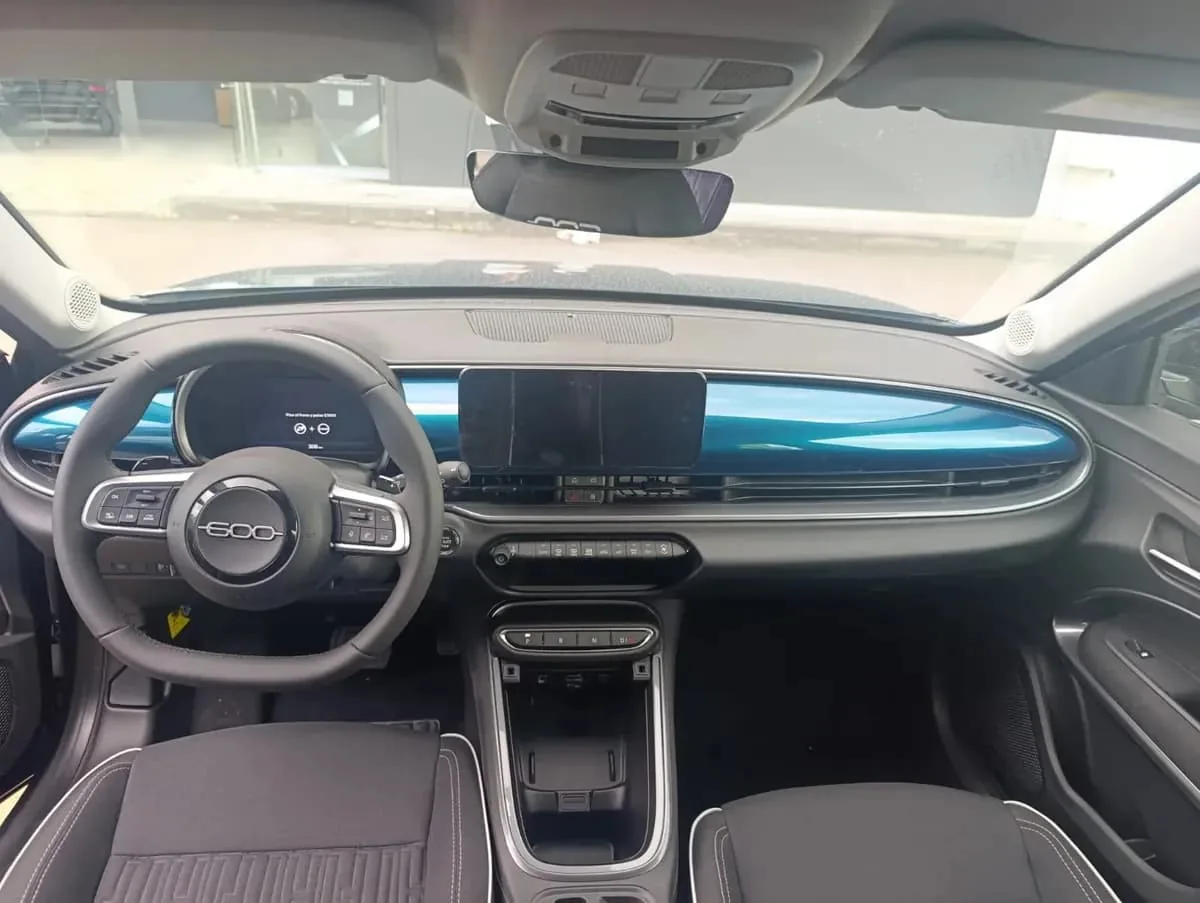 SUV Fiat 600 Hybrid 2026 in San Diego — photo 4