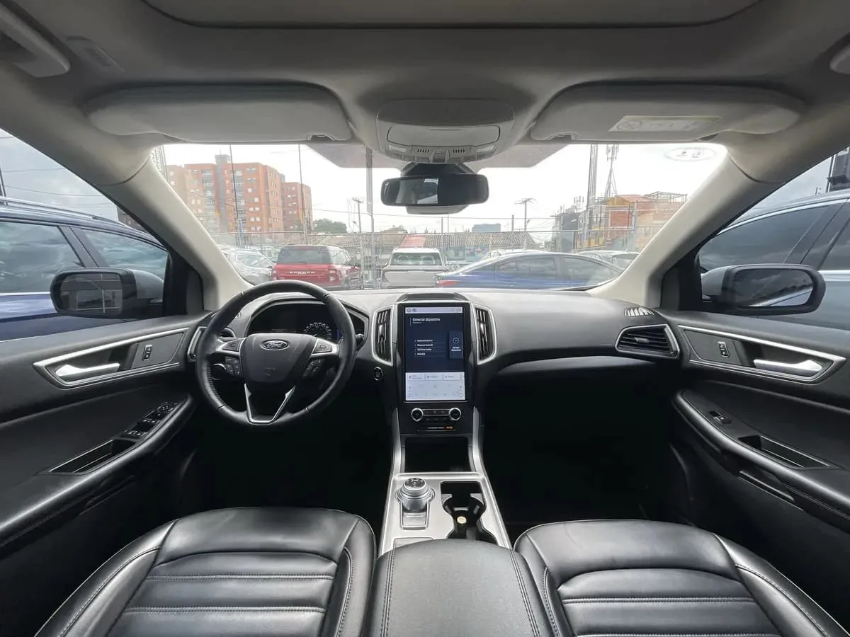 SUV Ford Edge SEL 2023 in Columbus — photo 6