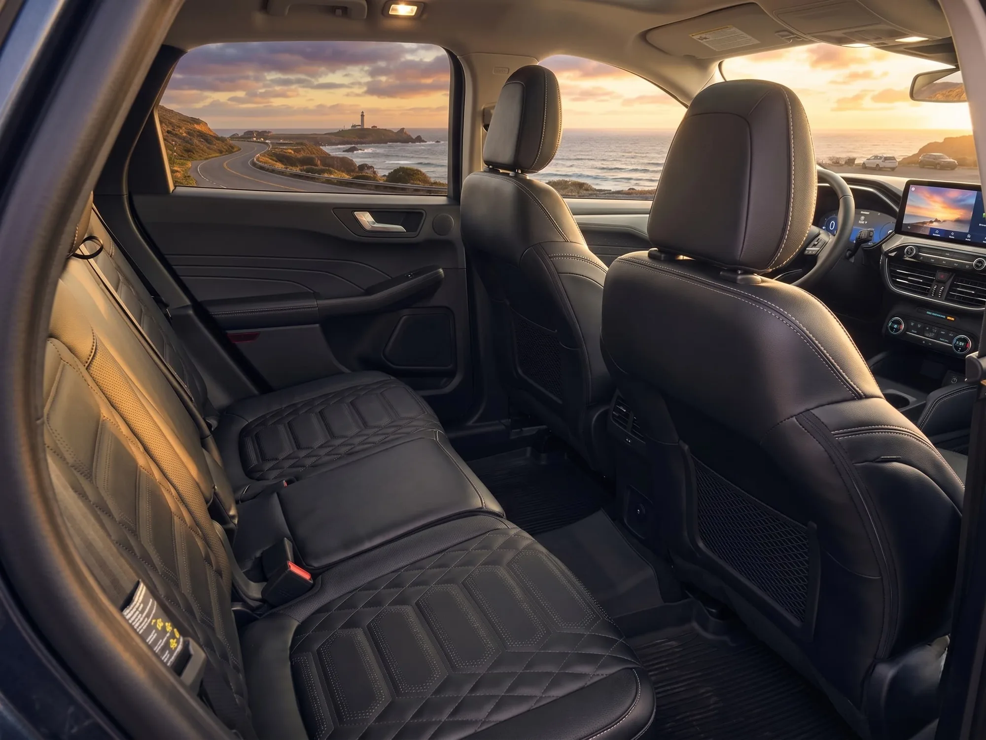 SUV Ford Escape Platinum 2025 in San Diego — photo 7