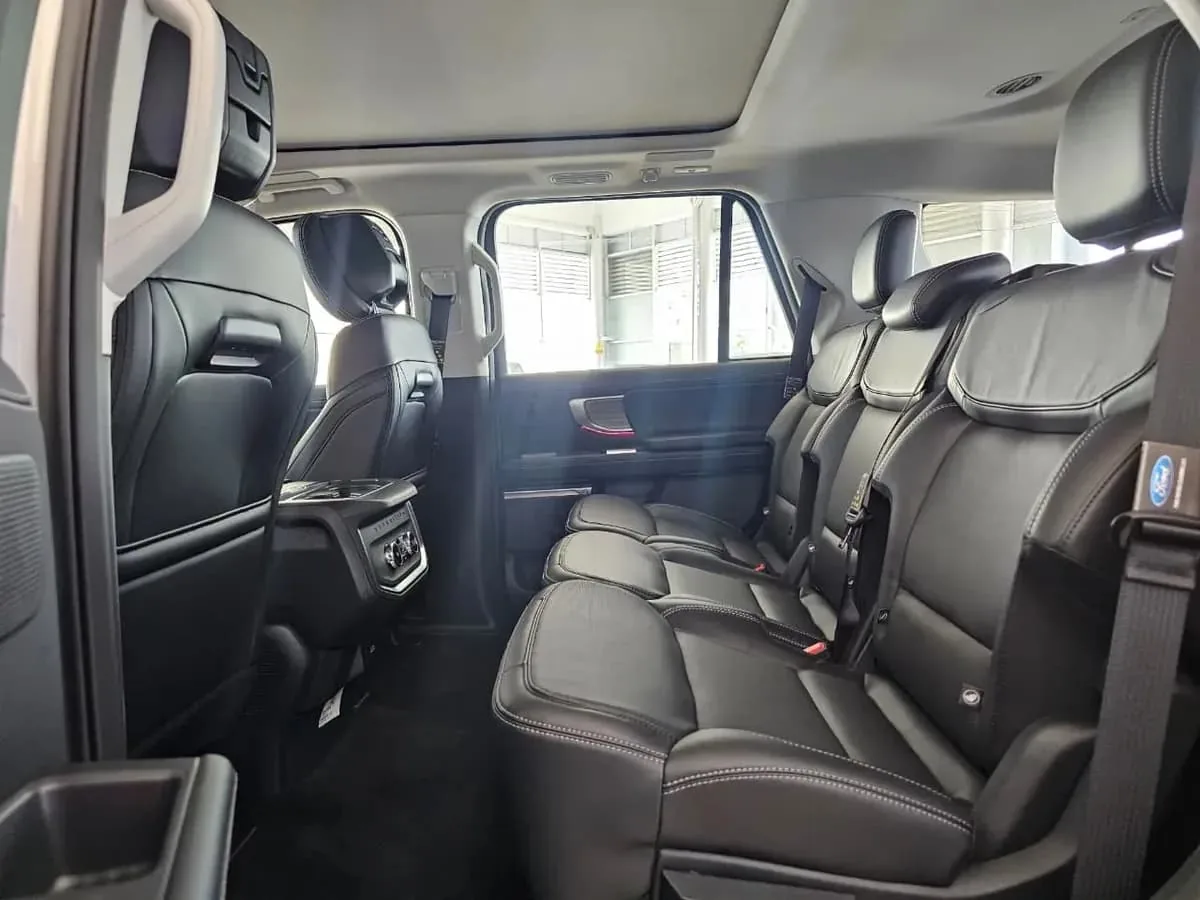 Pickup Ford Expedition Platinum 2026 in Austin — photo 7