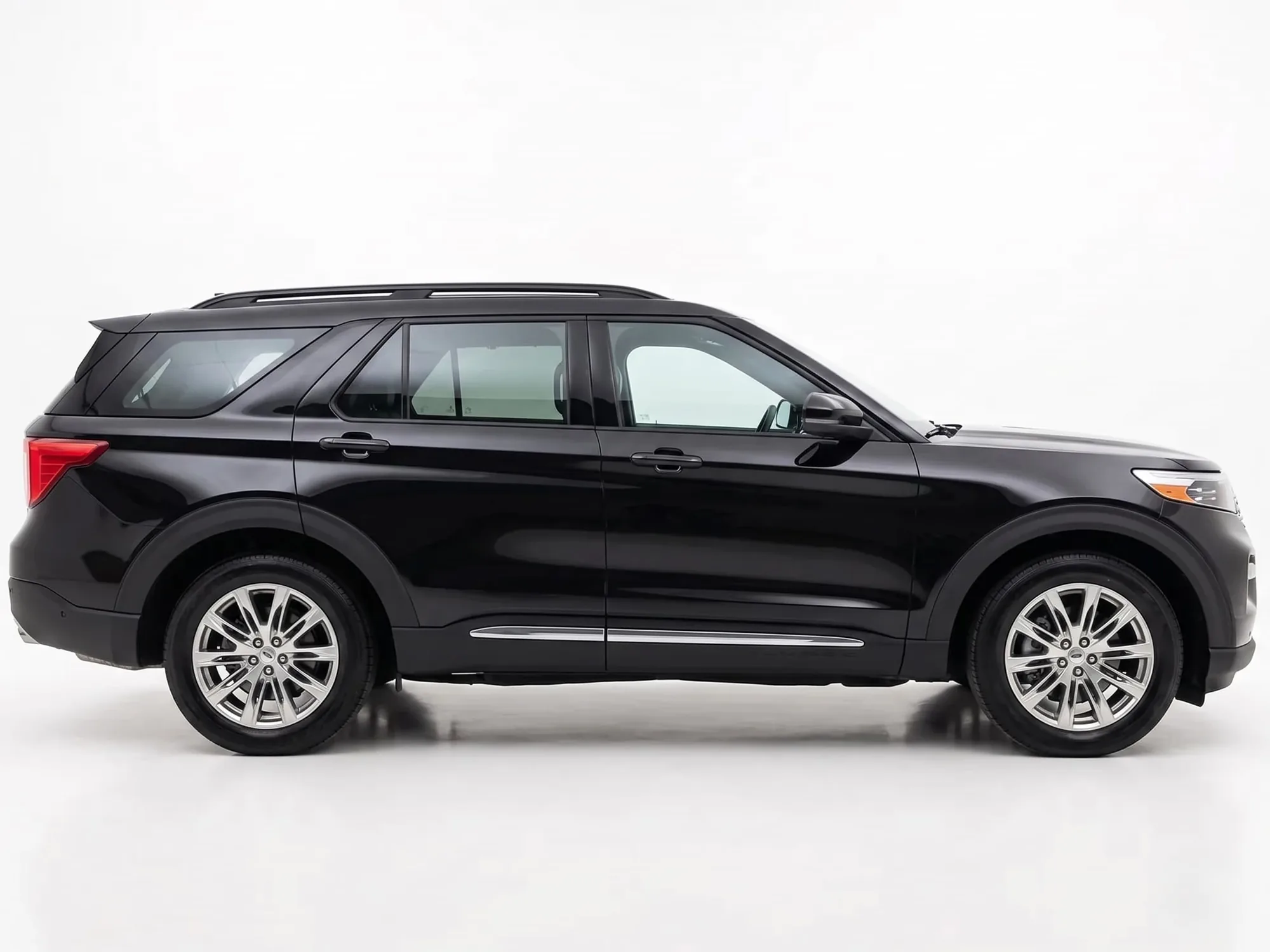 SUV Ford Explorer Platinum 2026 in Houston — photo 2