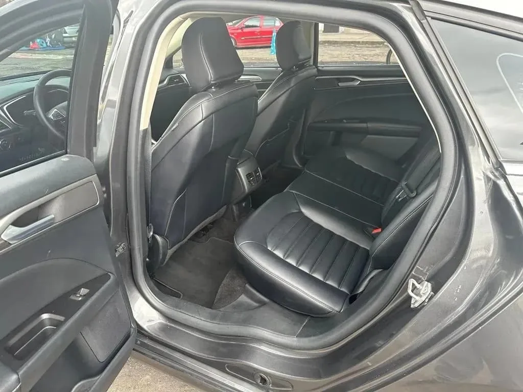 Sedan Ford Fusion SEL Hybrid 2020 in Jacksonville — photo 4