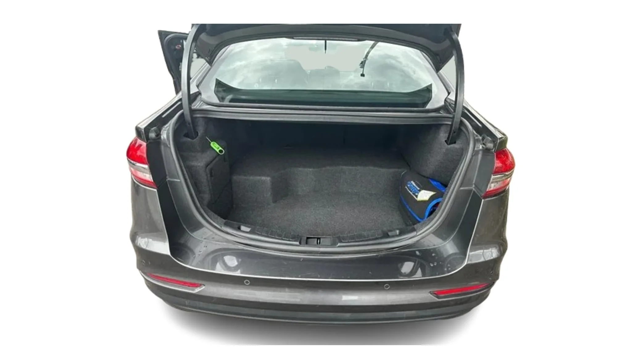 Sedan Ford Fusion SEL Hybrid 2020 in Jacksonville — photo 5