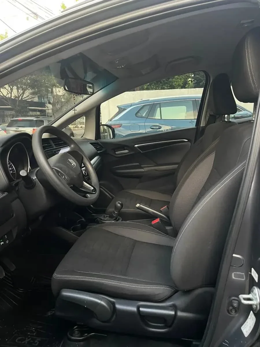 SUV Honda WR-V 2023 LX in Chicago — photo 5