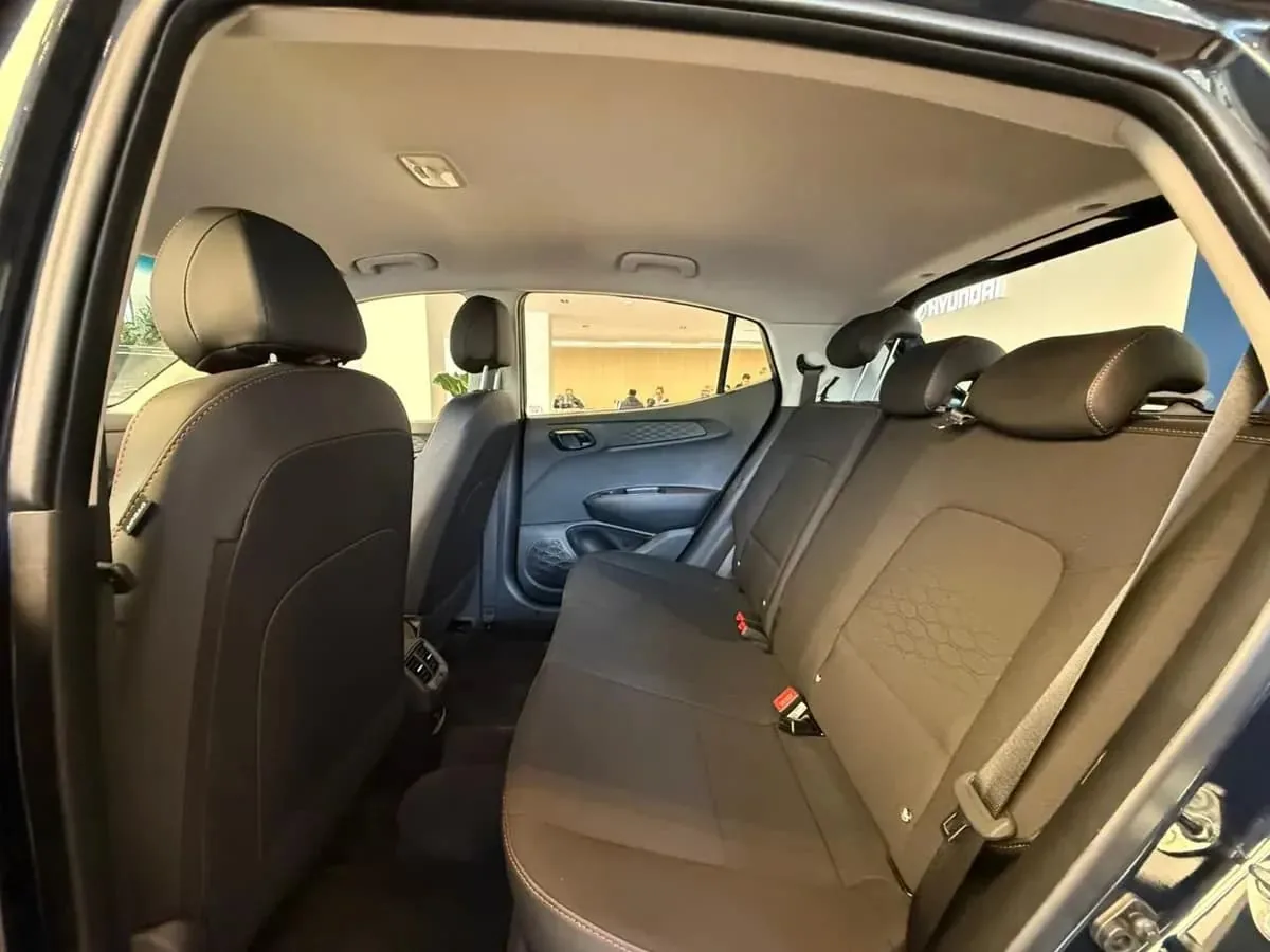 Hatchback Hyundai Grand i10 2027 in Chicago — photo 8