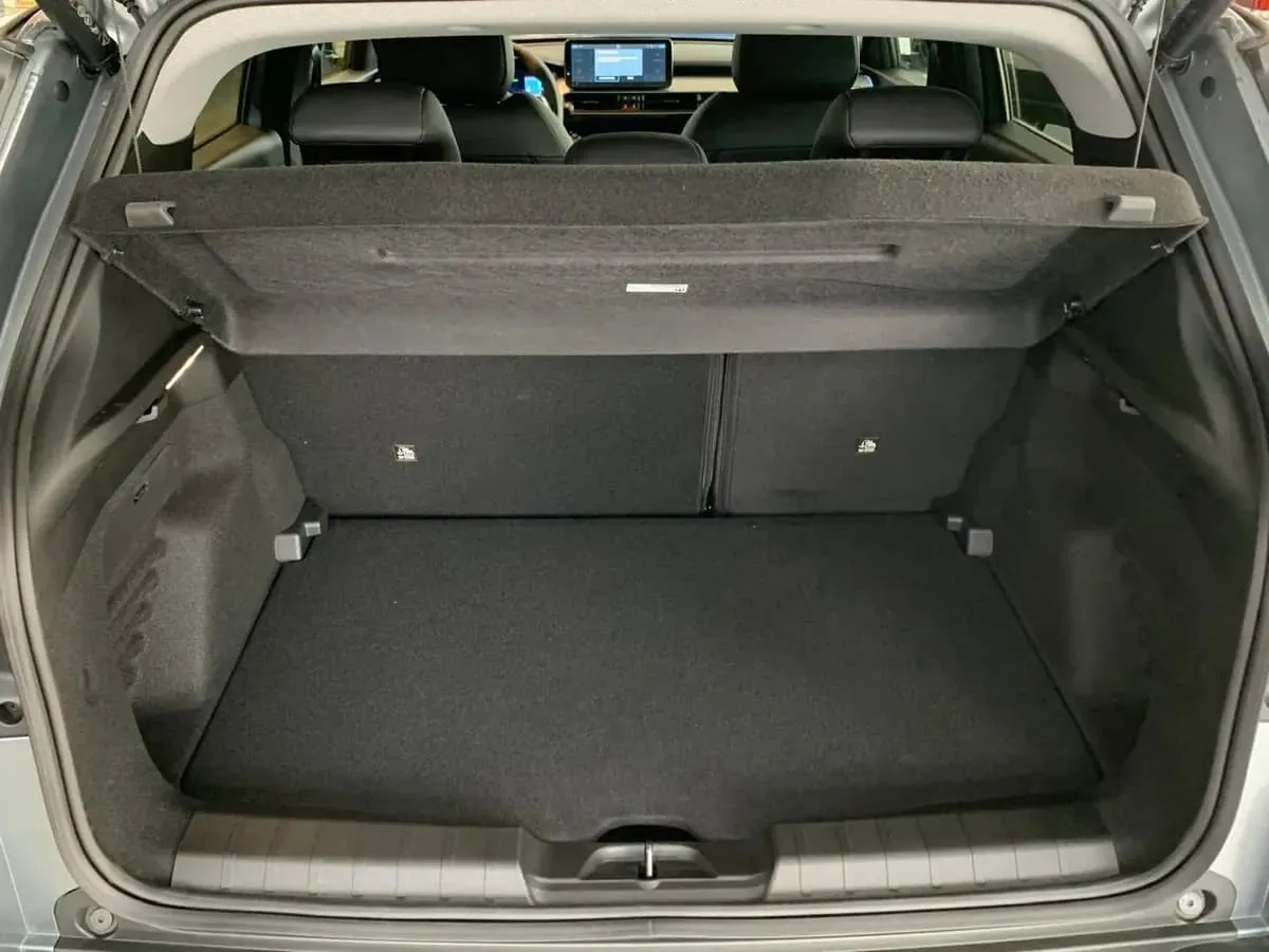 SUV Jeep Avenger E-Hybrid 2026 in Nashville — photo 8