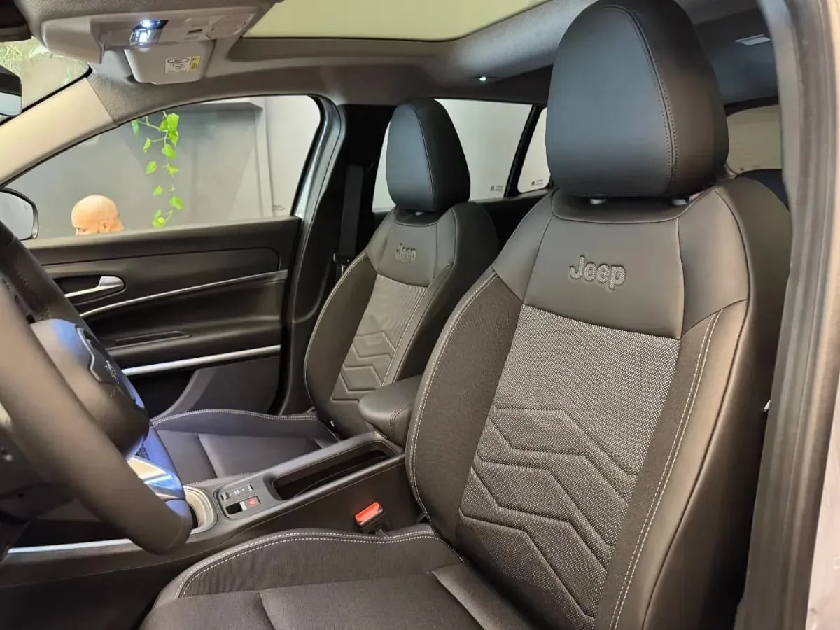 SUV Jeep Avenger E-Hybrid 2026 in Nashville — photo 7
