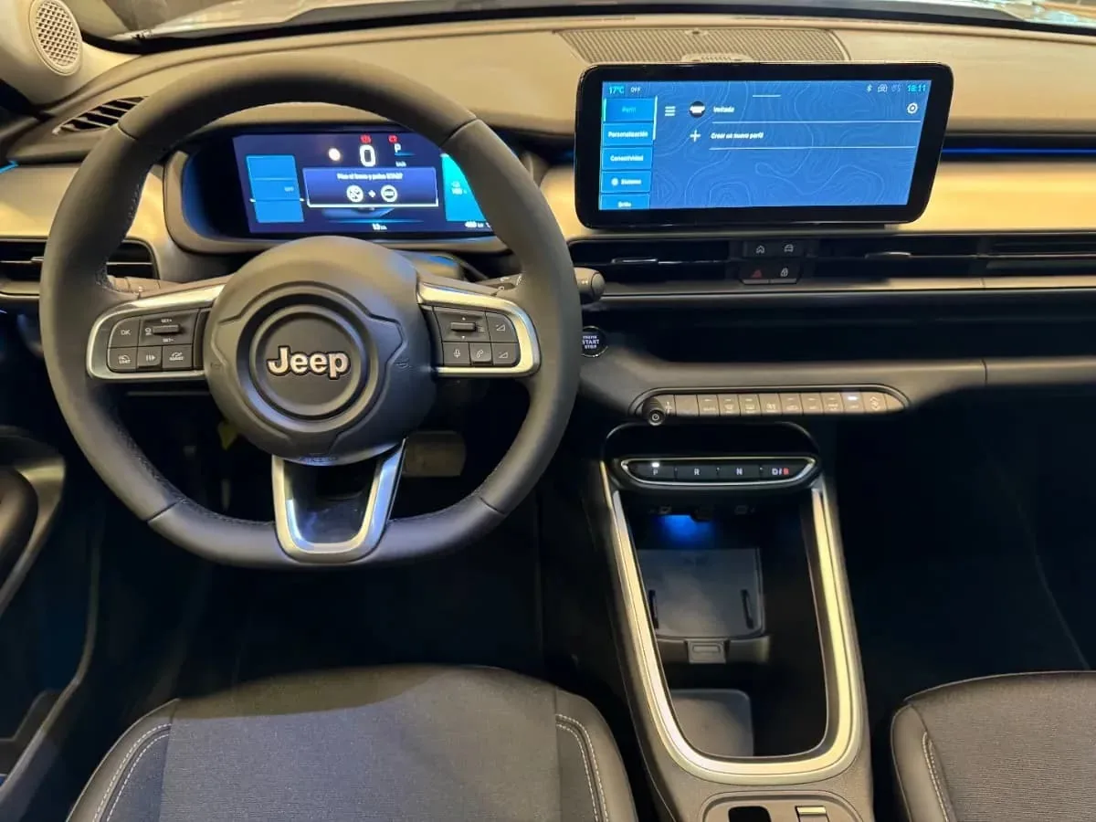 SUV Jeep Avenger E-Hybrid 2026 in Nashville — photo 6