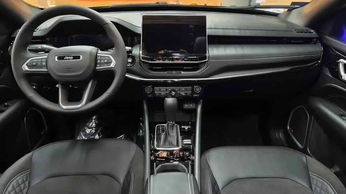 SUV Jeep Compass Blackhawk 2026 in Orlando — photo 6