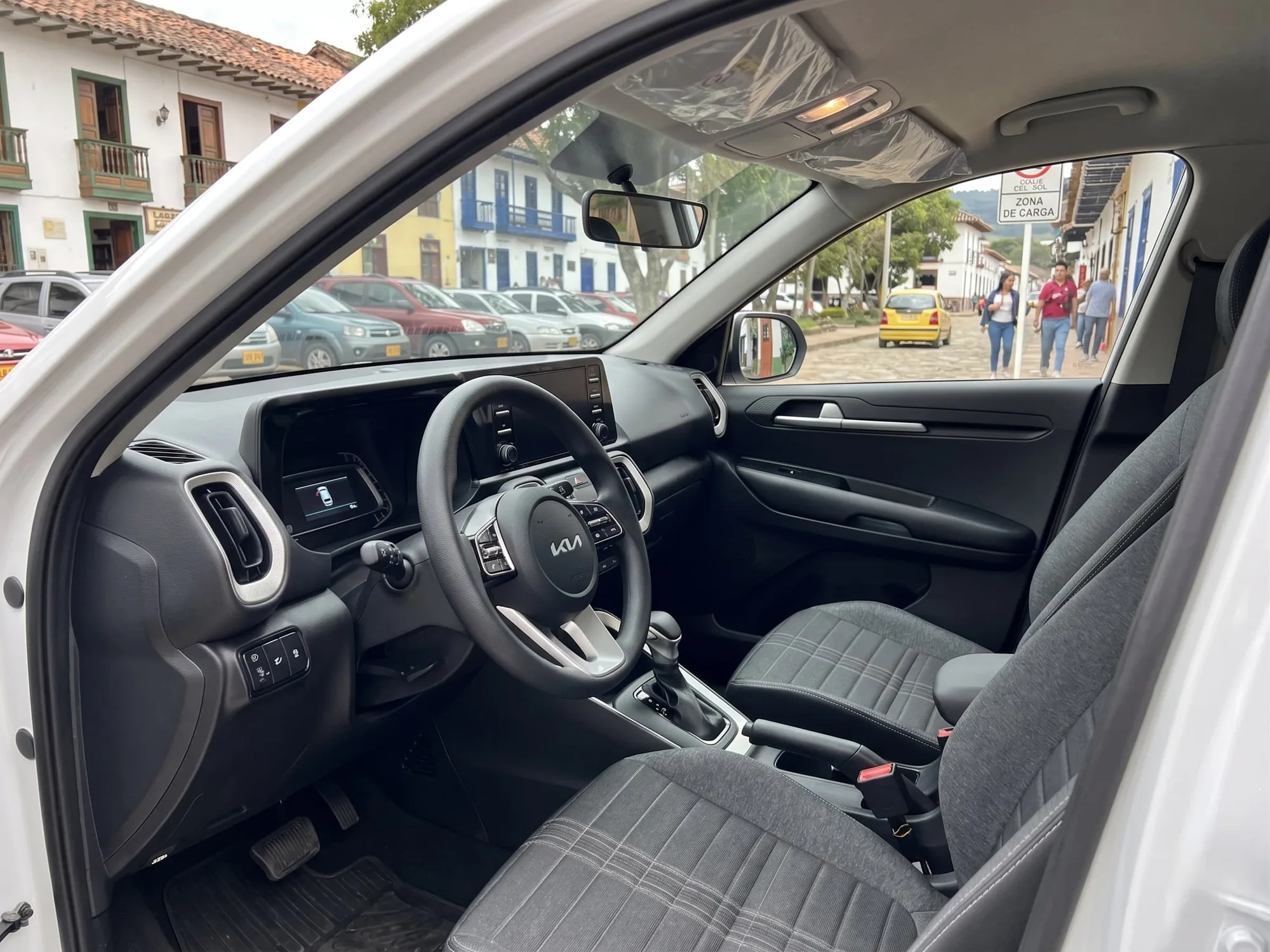 SUV Kia Sonet Vibrant 2026 in Chicago — photo 4
