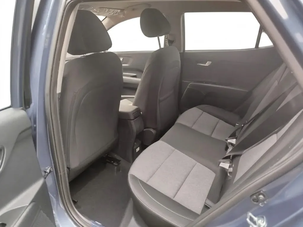 SUV Kia Stonic Desire 2027 in Houston — photo 5