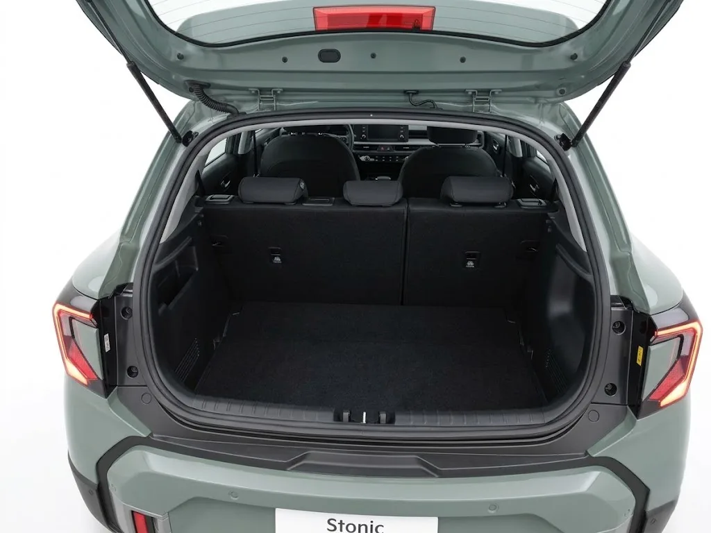 SUV Kia Stonic Desire 2027 in Houston — photo 6