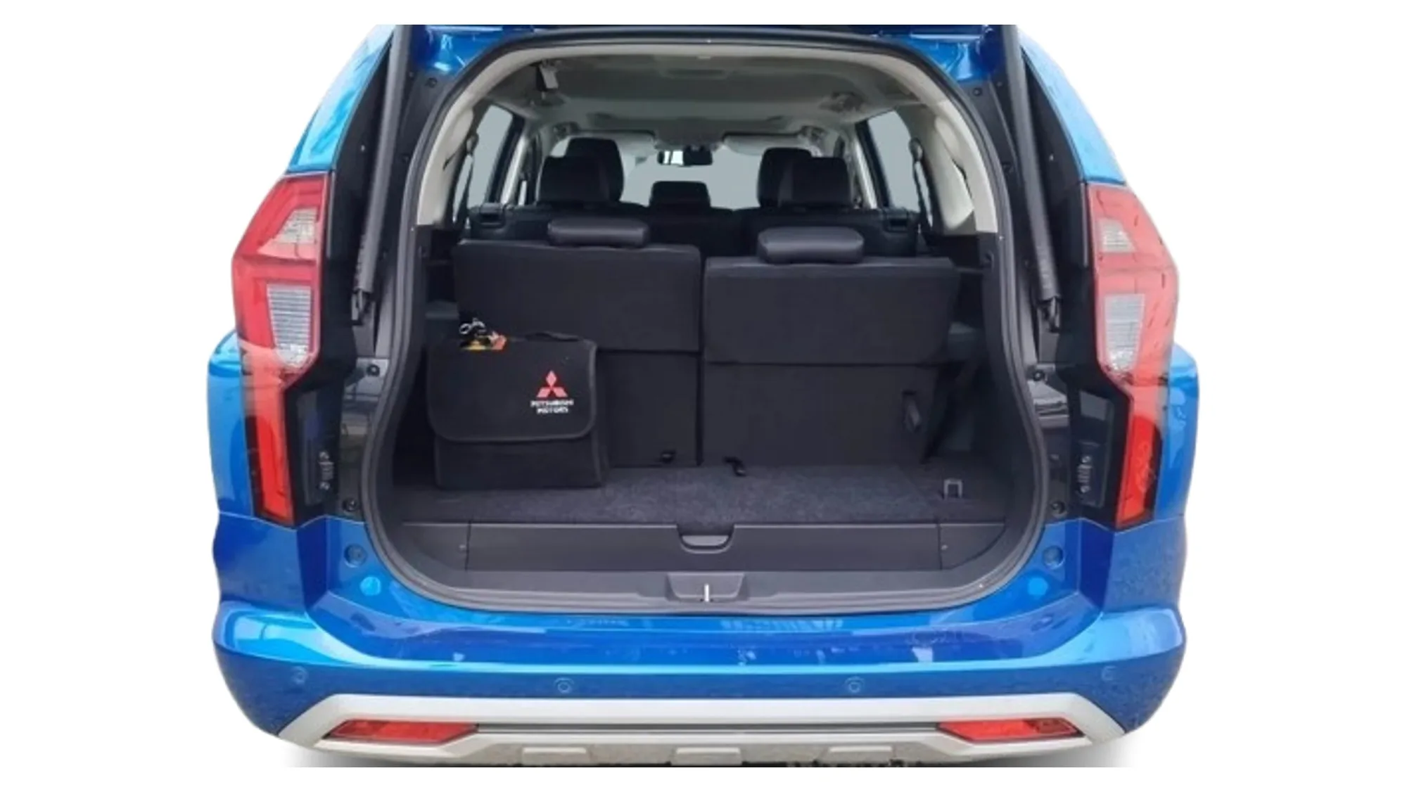 SUV Mitsubishi Montero Sport 2024 in Kansas City — photo 6
