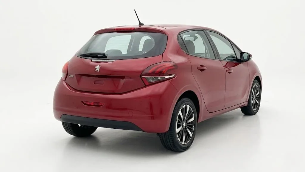 Hatchback Peugeot 208 2018 in Denver — photo 4