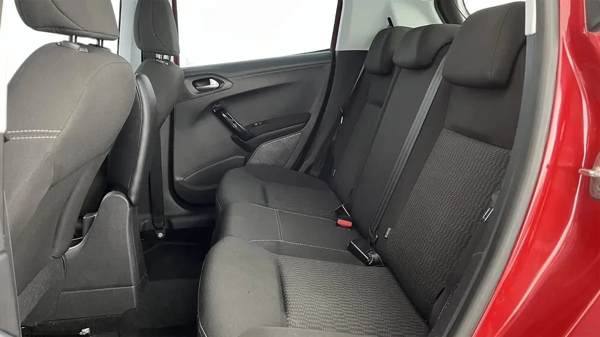 Hatchback Peugeot 208 2018 in Denver — photo 8