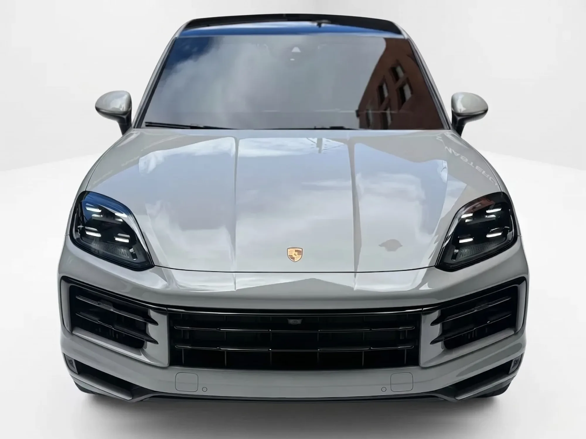 SUV Porsche Cayenne E-Hybrid 2025 in Sacramento — photo 2