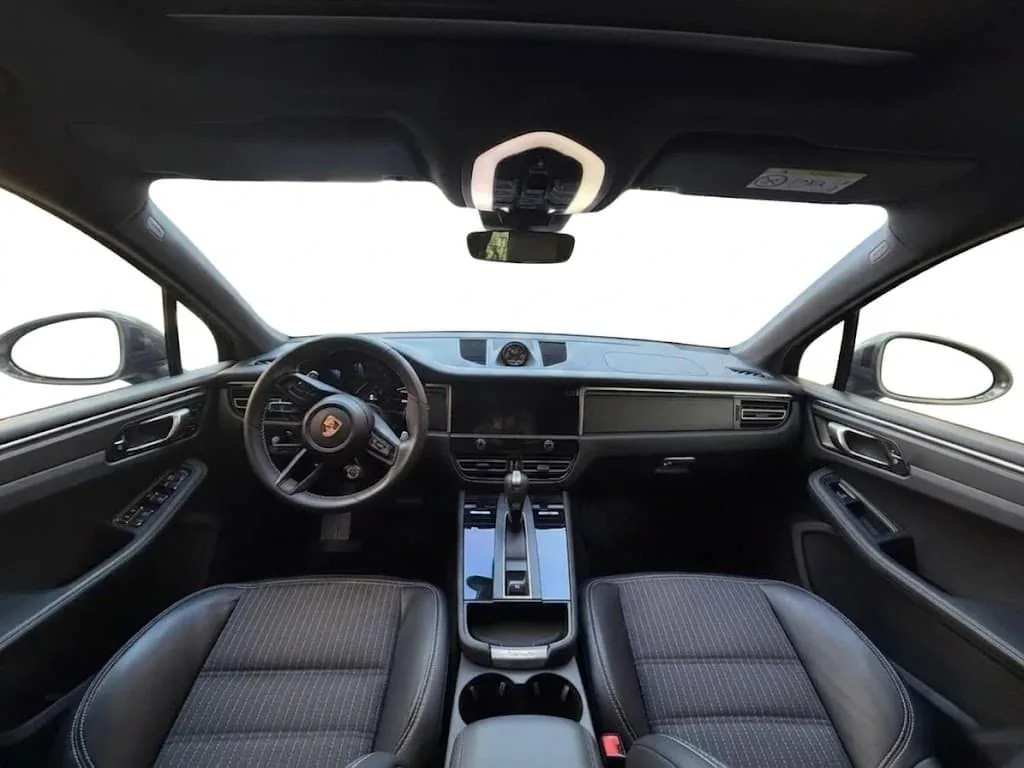 SUV Porsche Macan T 2025 in Dallas — photo 5