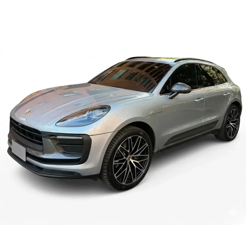 SUV Porsche Macan T 2025 in Dallas