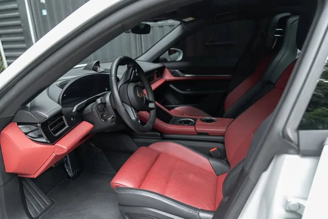 Sedan Porsche Taycan 2025 in Atlanta — photo 5