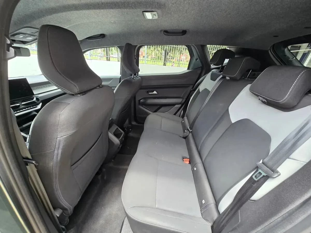 SUV Renault Duster Hybrid E-TECH 2027 in Dallas — photo 6