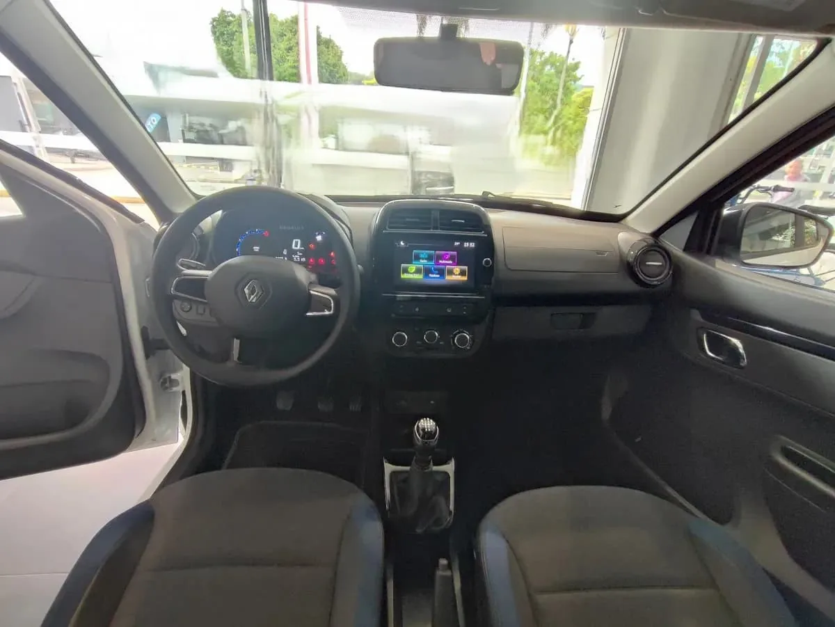 Hatchback Renault Kwid Iconic 2027 in Nashville — photo 6