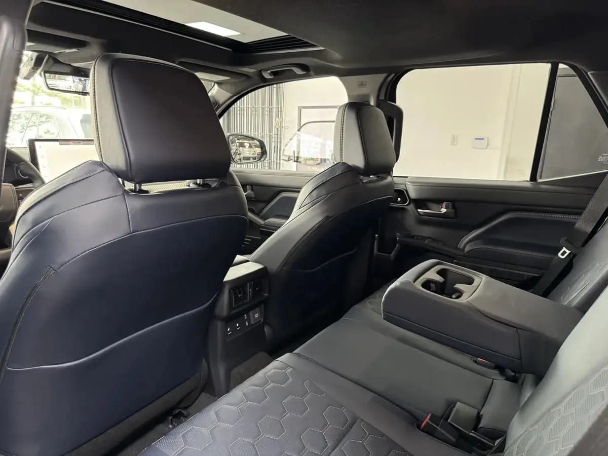 Pickup Toyota 4Runner Platinum 2026 in Charlotte — photo 6