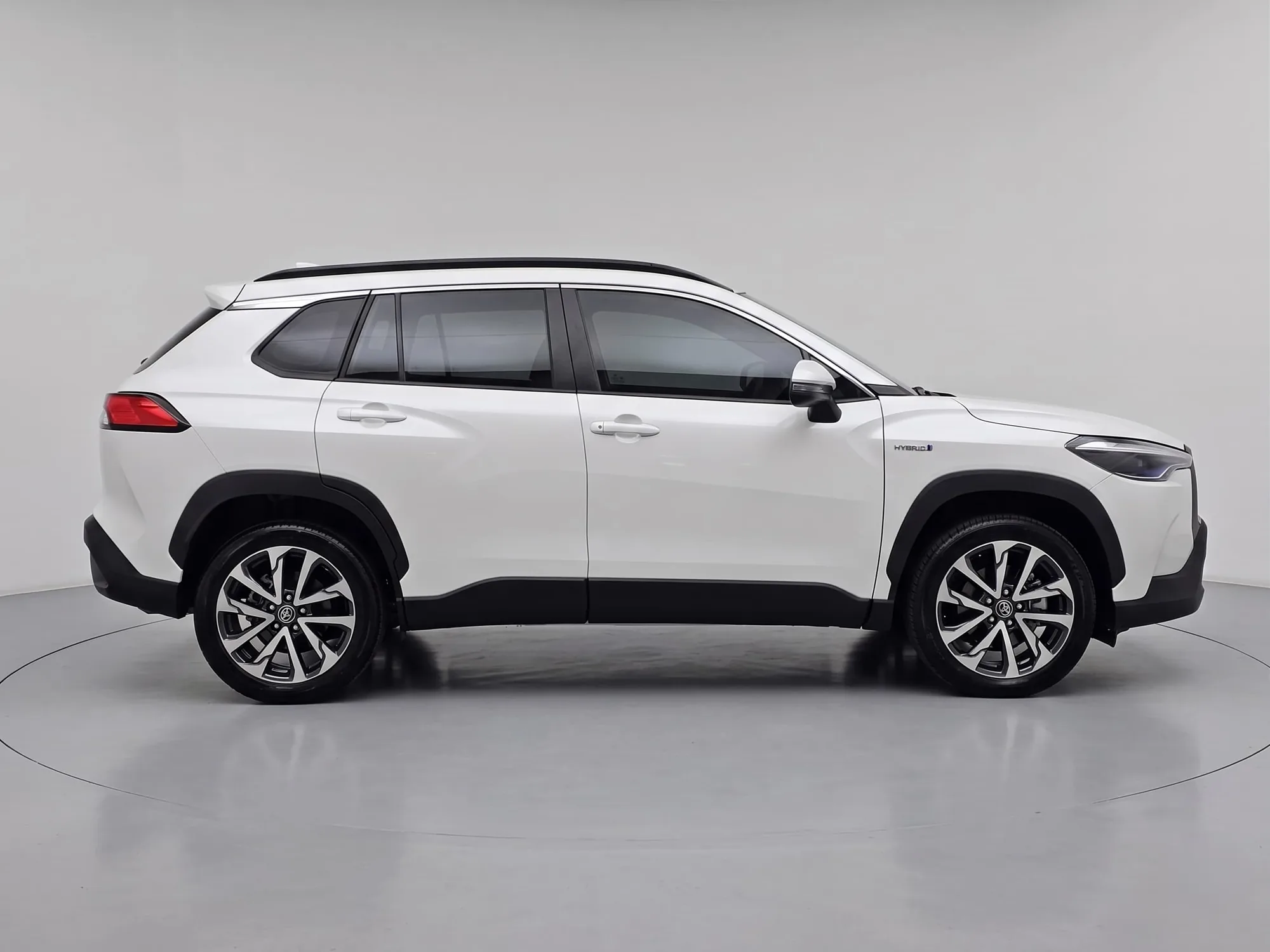 SUV Toyota Corolla Cross Hybrid 2026 in Nashville — photo 3