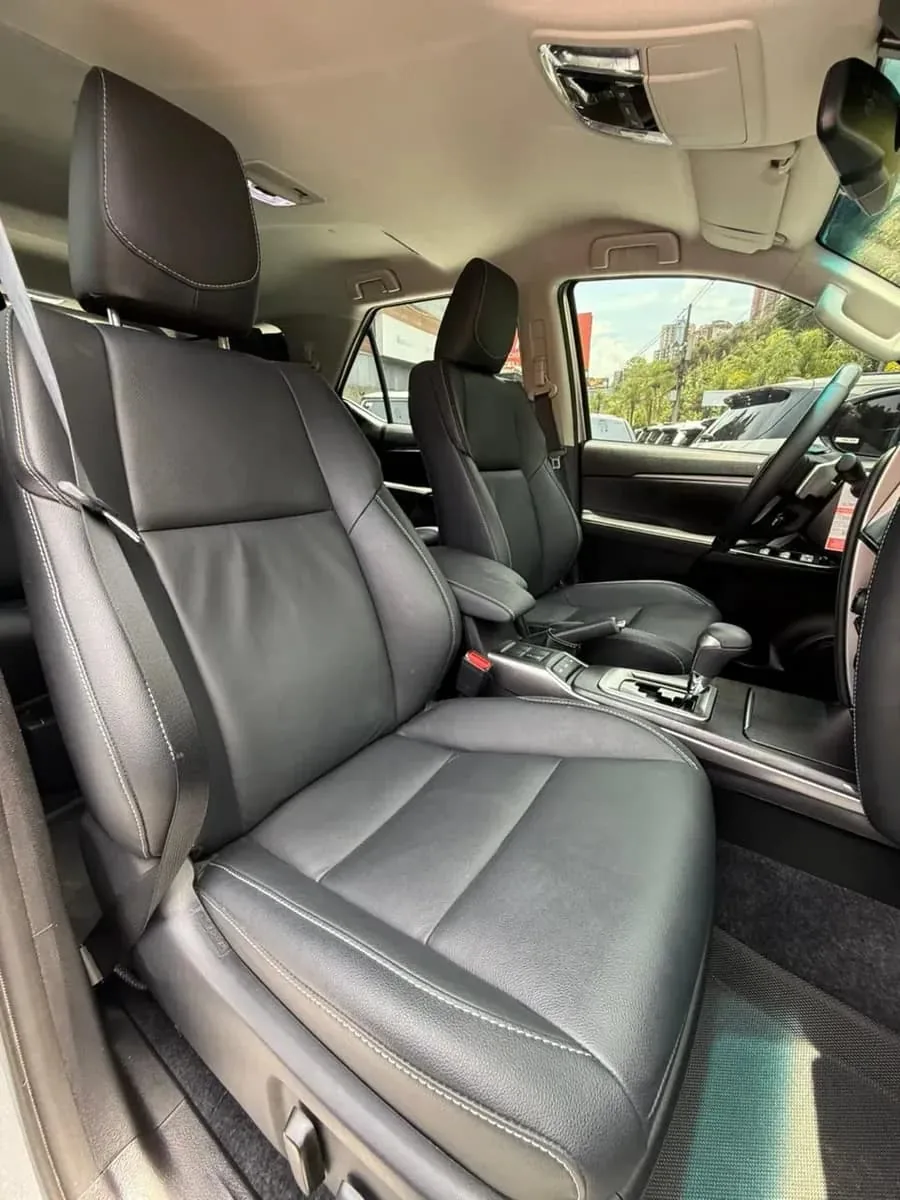 Pickup Toyota Fortuner SRV 2026 in Tampa — photo 7