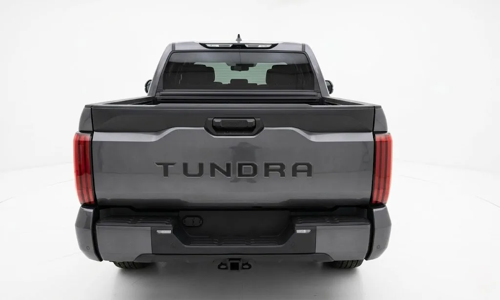 Pickup Toyota Tundra SR5 2024 in Las Vegas — photo 4