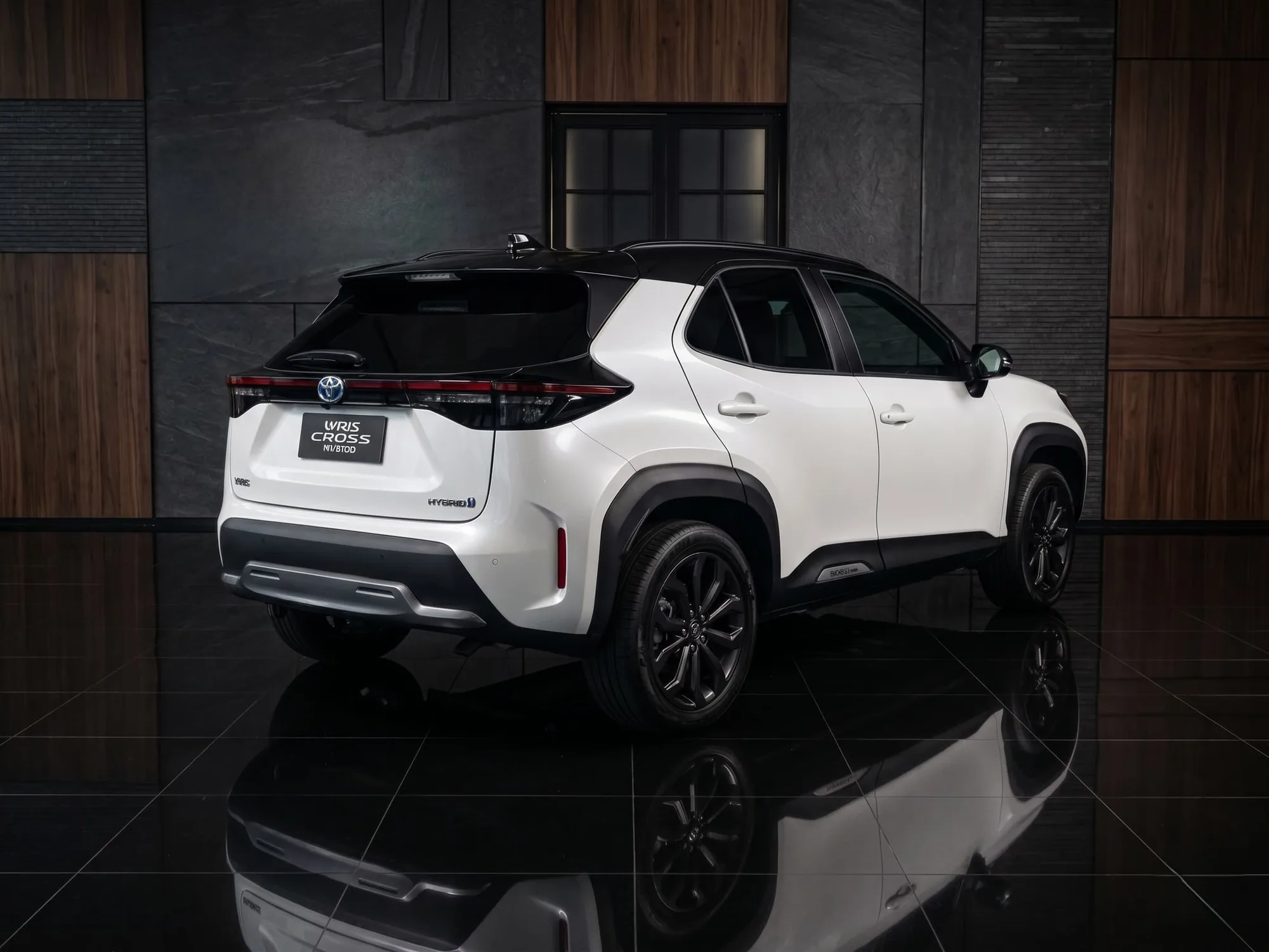 SUV Toyota Yaris Cross 2027 Hybrid in Columbus — photo 4