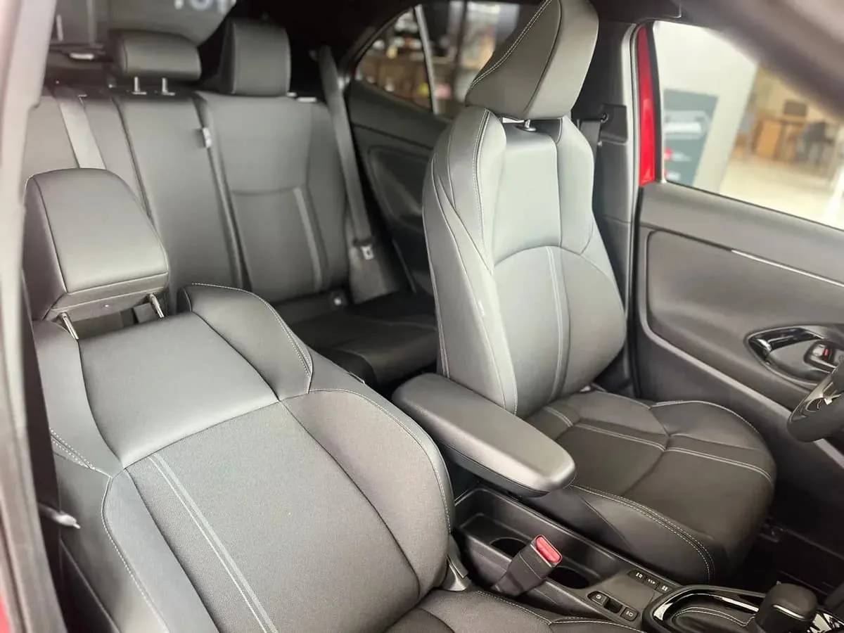 SUV Toyota Yaris Cross 2027 Hybrid in Columbus — photo 5