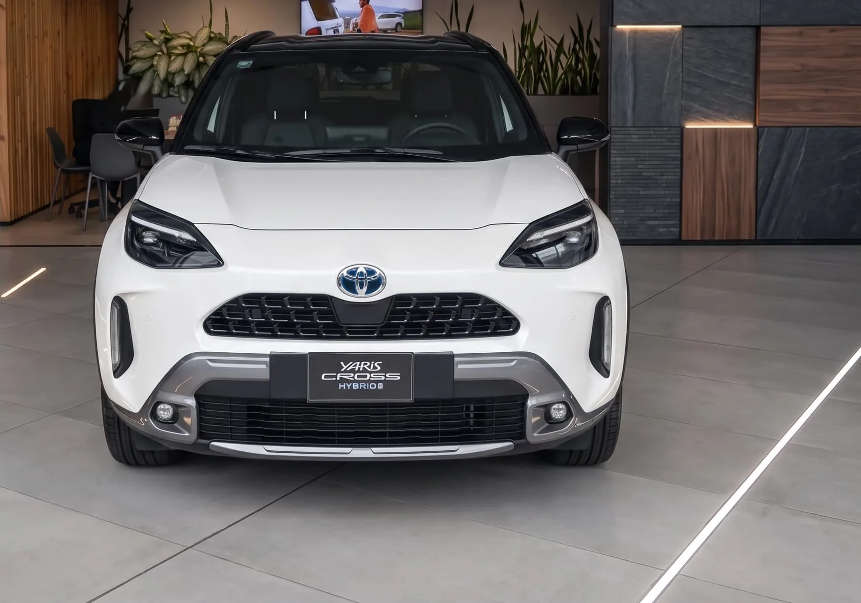SUV Toyota Yaris Cross 2027 Hybrid in Columbus — photo 2