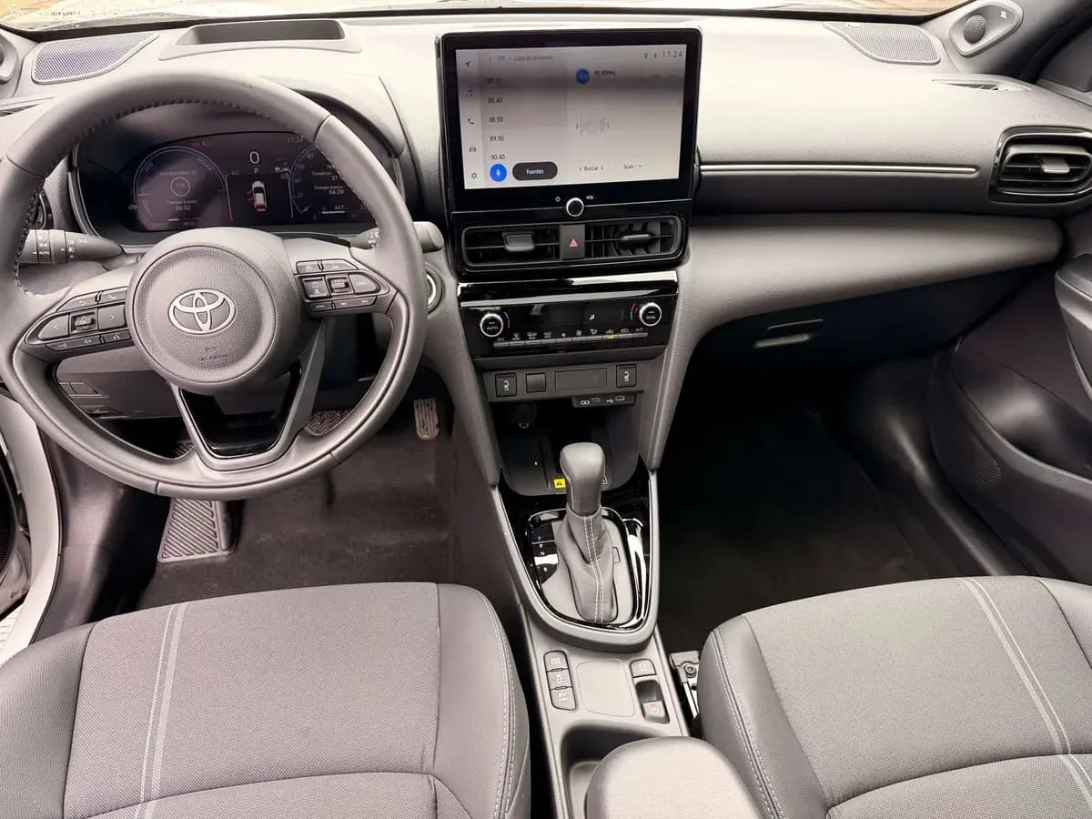 SUV Toyota Yaris Cross HEV 2026 in Orlando — photo 6