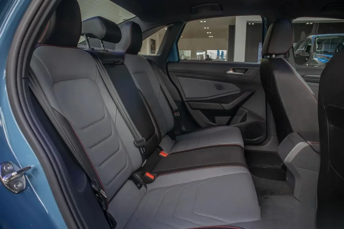 Sedan Volkswagen Jetta GLI 2026 in Houston — photo 5