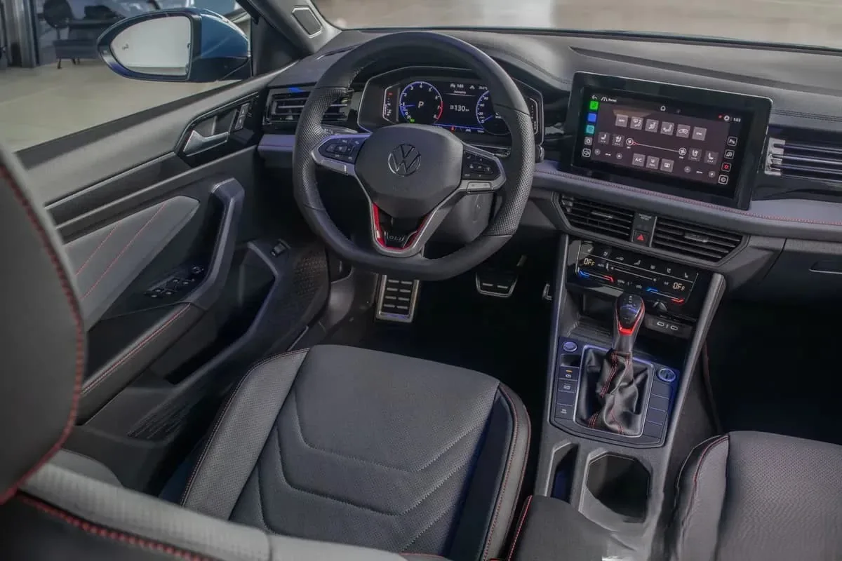 Sedan Volkswagen Jetta GLI 2026 in Houston — photo 4