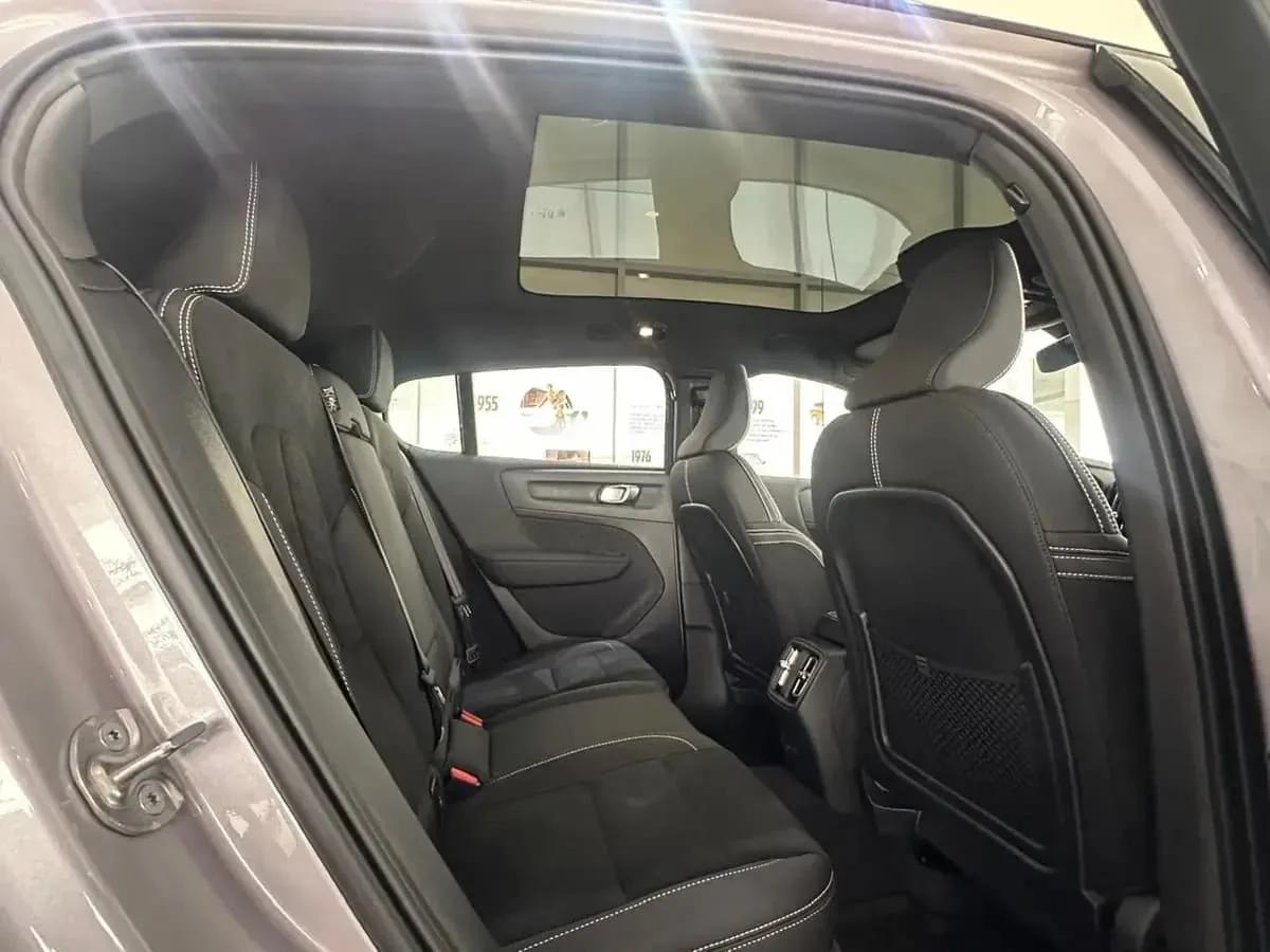 SUV Volvo EC 40 Ultra P8 2026 in Las Vegas — photo 6