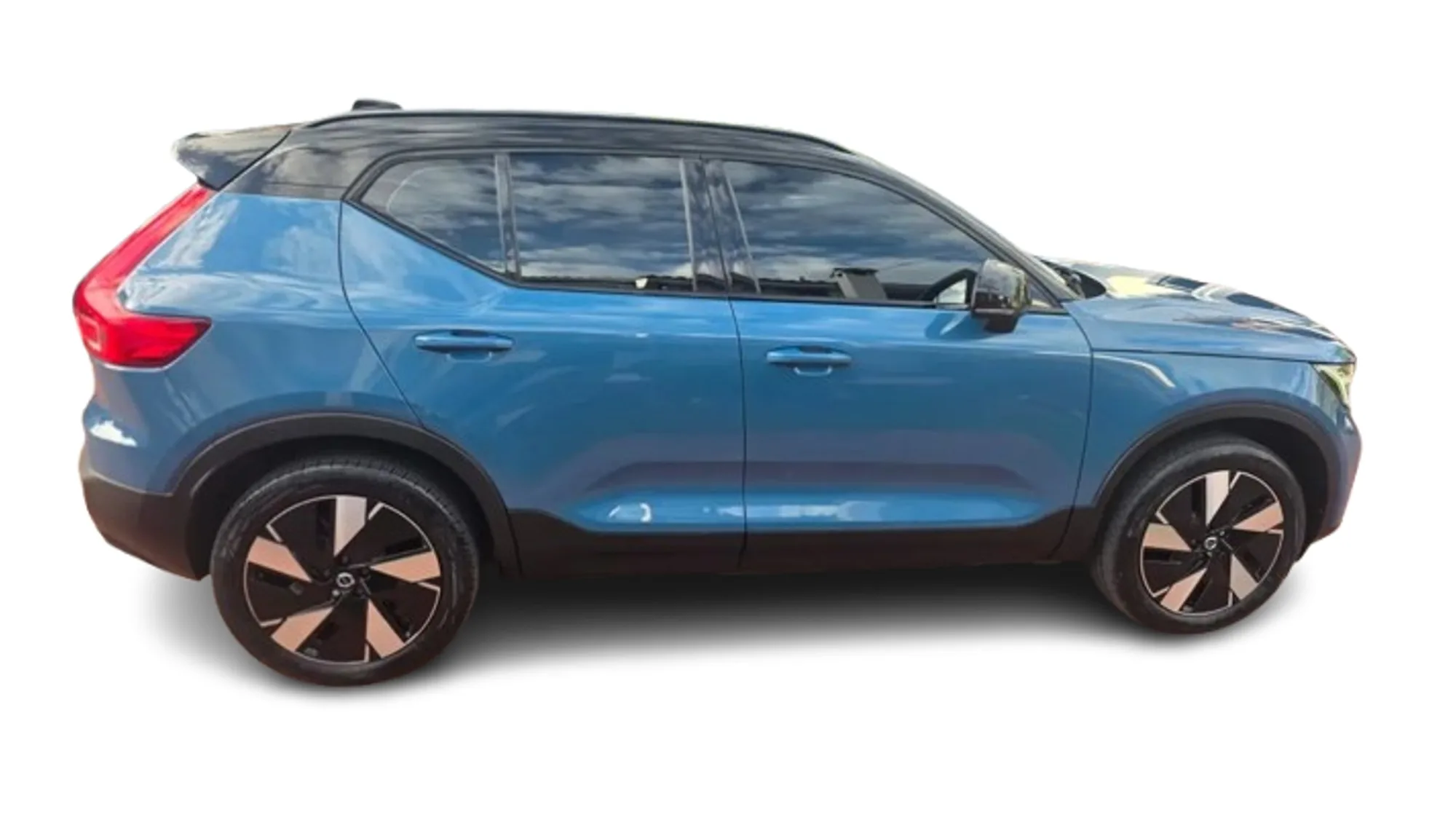 SUV Volvo XC 40 2024 in Chicago — photo 3