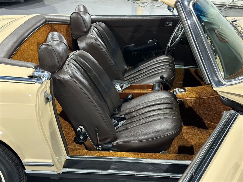1968 Mercedes Benz 280SL Pagoda Beige