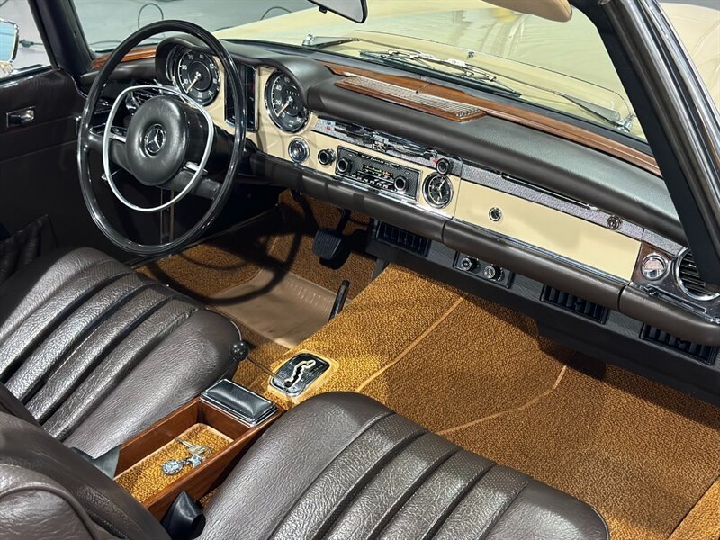 1968 Mercedes Benz 280SL Pagoda Beige